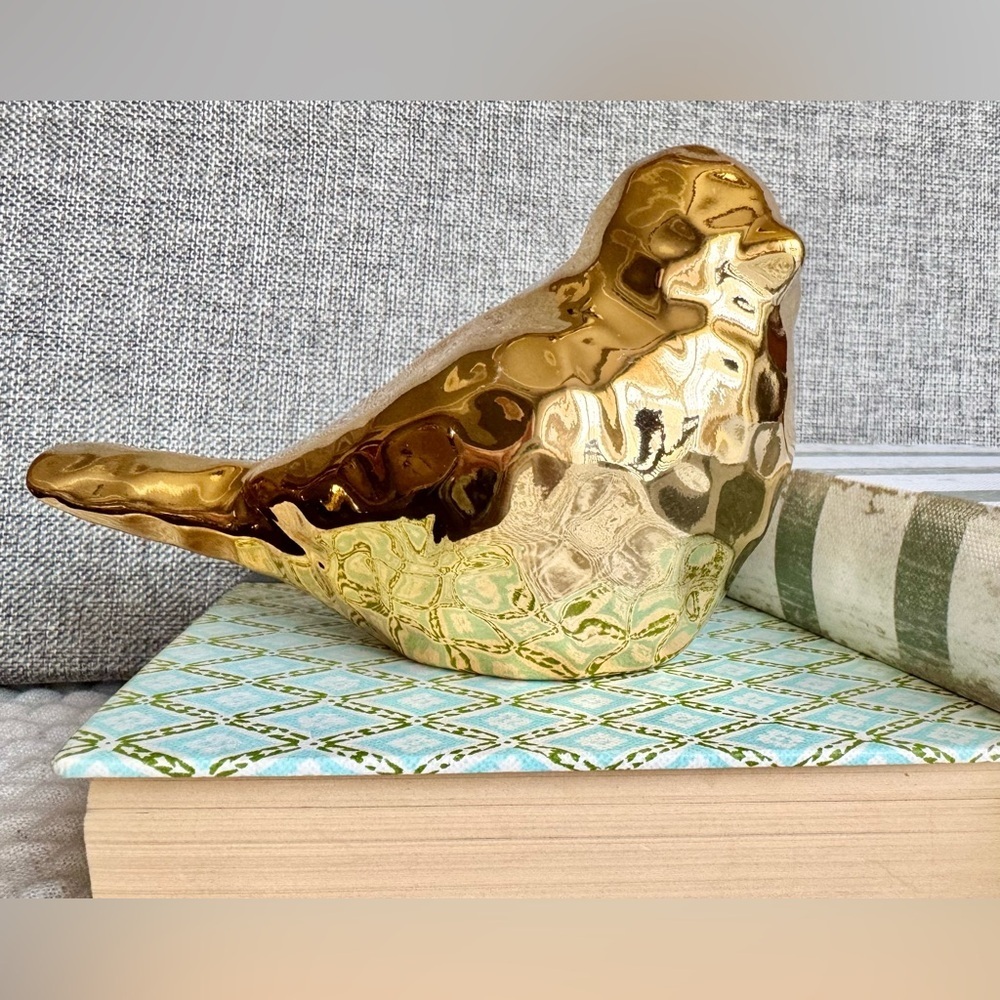 New Large Hammered Texture Shiny Gold Tone Ceramic Bird Decor Figurine - 5.5”